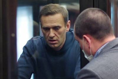 Суд заменил Навальному условный срок на на 3,5 года колонии
