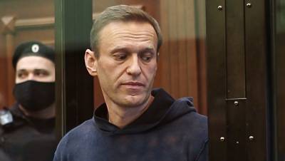 Навальному заменили условный срок на 3,5 года колонии
