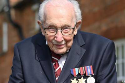 Умер британский ветеран Том Мур, собравший 39 млн фунтов стерлингов для медиков