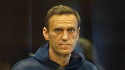 Суд изменил приговор Навальному с условного на реальный