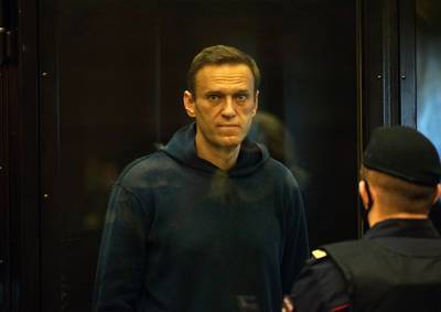 Суд отправил Навального в колонию на 2,5 года