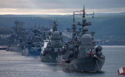 Российский флот держит на мушке эсминцы американцев в Чёрном море...