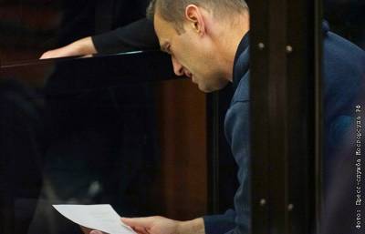 Суд назначил Навальному 3,5 года колонии общего режима