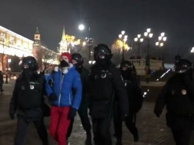 По требованию полиции в Москве закрыты станции метро у Манежной площади