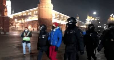 В Питере тоже объявили об акции в поддержку Навального. В Москве начались задержания (видео)