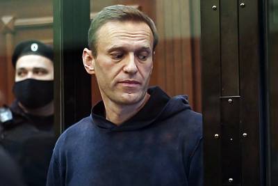 Суд отправил Алексея Навального в колонию. Главное