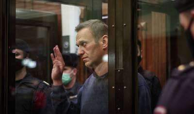 Суд отправил Алексея Навального в колонию