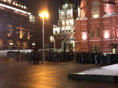 Протесты на улицах и много силовиков: что происходит в Москве после оглашения приговора Навальному