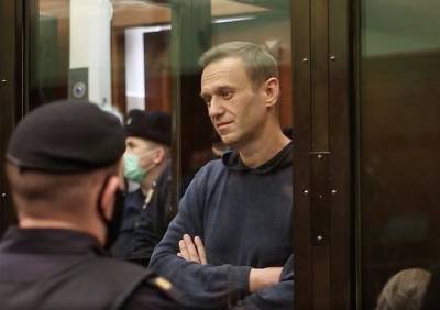 Защита Навального обжалует решение суда о назначении реального срока