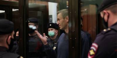 В Сенате США анонсировали санкции против России из-за приговора Навальному
