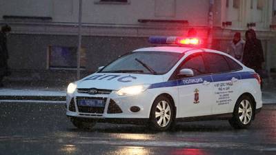 Полиция в Москве ищет открывшего стрельбу водителя такси