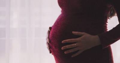 Женщина обвинила в своей беременности порыв ветра и родила ребенка