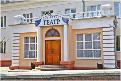 Омская мэрия озвучила зарплаты глав муниципальных театров, ДК и школ искусств