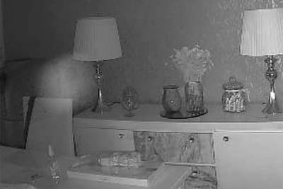 Пара увидела «призрака невесты» на записи с камеры в своем доме