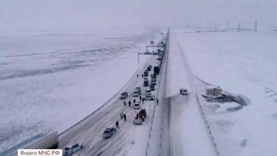 В Крыму из-за сильнейшего снегопада парализована трасса «Таврида»