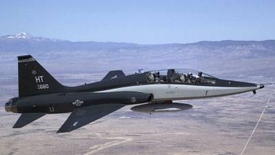 В США разбился тренировочный сверхзвуковой самолет ВВС
