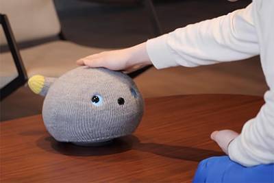 В Японии создали умеющую пукать робота-кошку