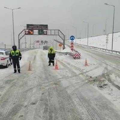 Движение по Крымскому мосту возобновлено для легковых автомобилей в сторону Керчи