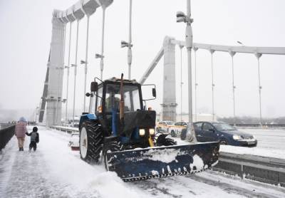 На Крымском мосту и трассе «Таврида» полностью возобновили движение автомобилей