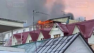 Новости на "России 24". В Сочи из-за пожара эвакуировали постояльцев гостиницы "Ювента"