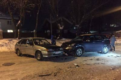 В столкновении трех авто в Йошкар-Оле пострадал ребенок