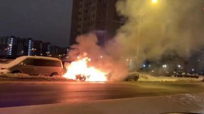 На улице Димитрова горела три "Мерседеса" и "Киа"