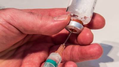 В России зарегистрировали еще одну вакцину от COVID-19