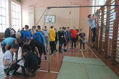 Мастер-класс по воркауту провели для псковских студентов