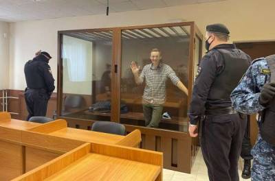 В Бабушкинском суде Москвы началось первое заседание по делу Алексея Навального