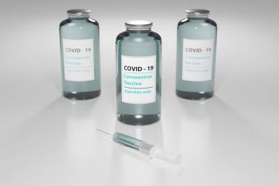 Минздрав России зарегистрировал третью вакцину от коронавируса