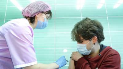 Минздрав РФ перечислил противопоказания к вакцинации от коронавируса