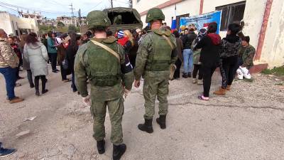 Российские военные провели гуманитарную акцию в сирийской Латакии