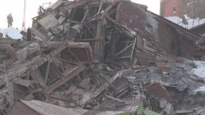 Видео с места обрушения крыши на фабрике в Норильске