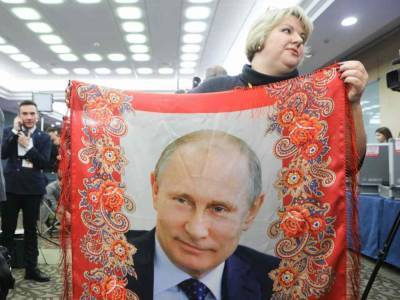 Россияне считают «настоящими мужчинами» Путина и Ланового