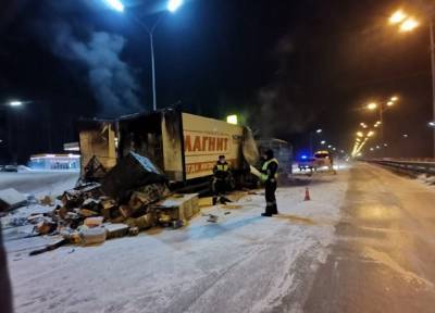 Водитель сгорел: «Газель» под Екатеринбургом врезалась в фуру «Магнита» и вспыхнула