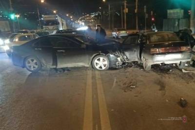 Водитель и две пассажирки «Лады» пострадали в ДТП в Волгограде