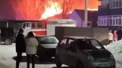 Гигантский пожар близ Харькова потушили только с помощью пожарного поезда