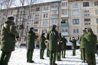 Тамбовских ветеранов Великой Отечественной войны поздравили выступлением оркестра