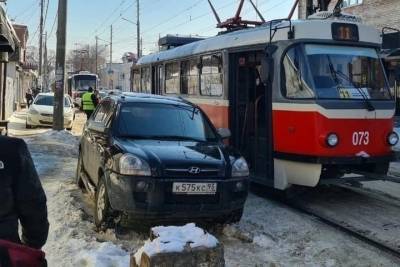 В центре Краснодара почти на час парализовало движение нескольких трамваев