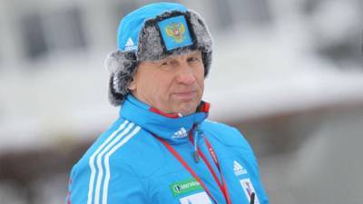 Главный тренер сборной России по биатлону пропустит концовку чемпионата мира