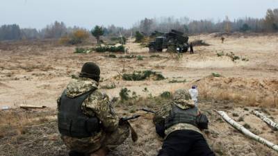 Военные ВСУ нарушили Минские соглашения и обстреляли поселок в Донбассе