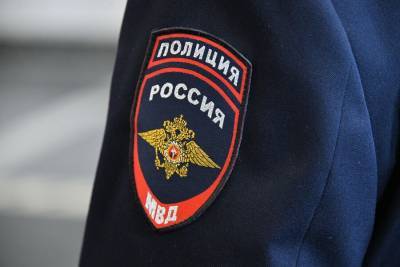 Мужчина похитил у москвички украшения на 2,1 млн рублей