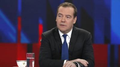 Медведев прокомментировал внутренние санкции СНБО Украины