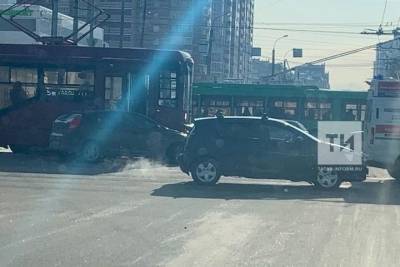 Из-за аварии на Ямашева в Казани встали трамваи