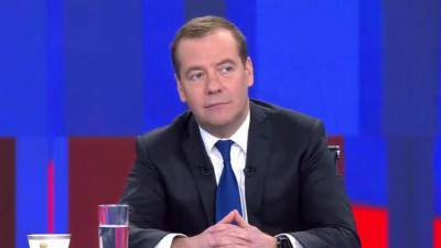 Дмитрий Медведев ответил на решение Киева по санкциям против украинцев