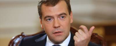 Медведев иронично прокомментировал санкции Украины против Медведчука