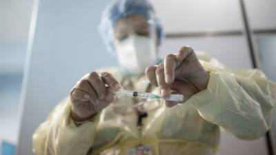 Вирусолог сравнил вакцины «КовиВак» и «Спутник V»