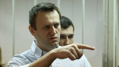 Обвиняемый в клевете Навальный выступает с последним словом в зале суда