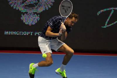 Западные поклонники тенниса - о Медведеве: "Русский станет суперзвездой, если обыграет Джоковича"
