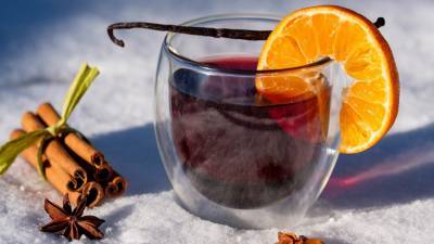 Нарколог назвал полезную альтернативу водки для согревания после мороза